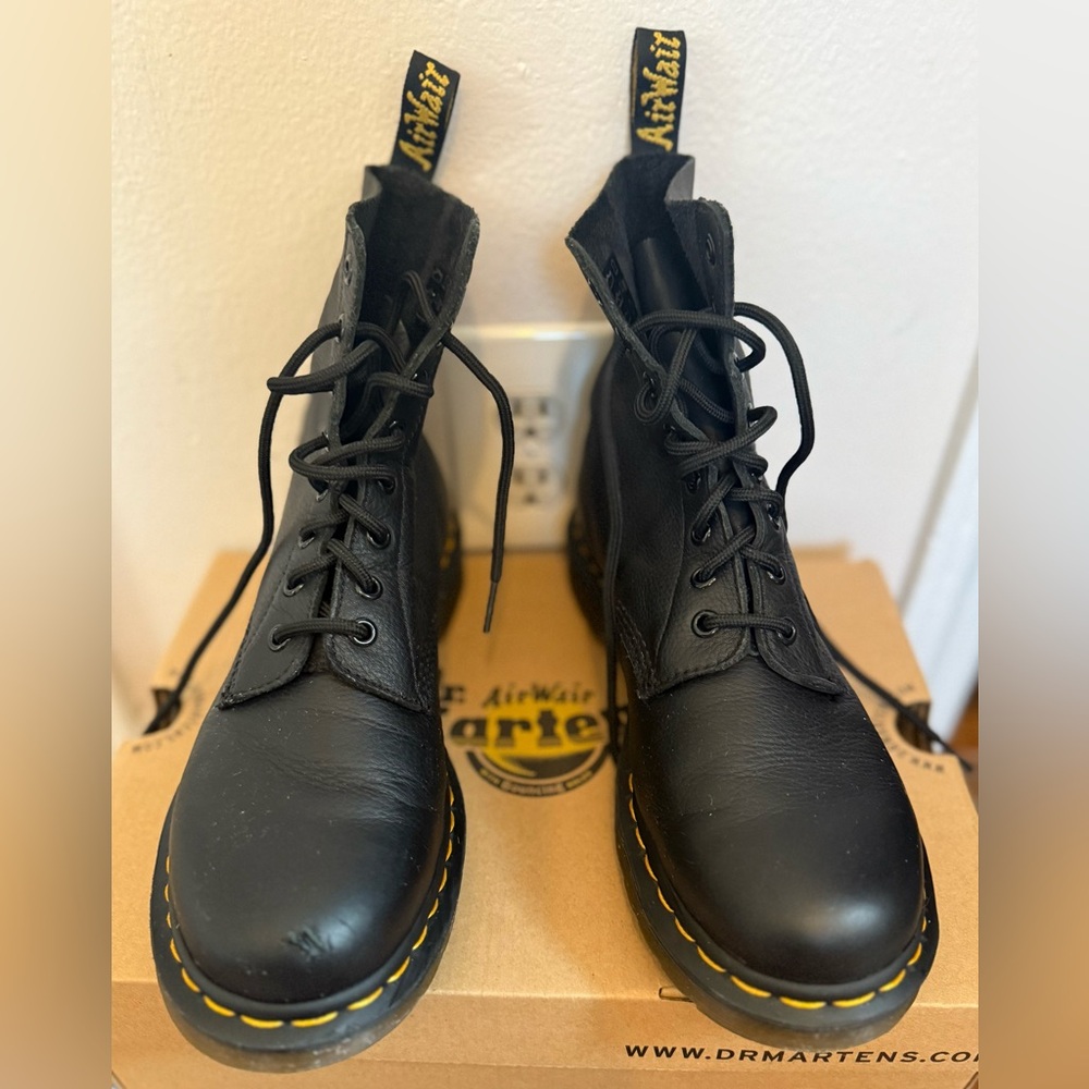 Dr. Martens 1460 Pascal Black Virginia Lace-Up Boots women 9